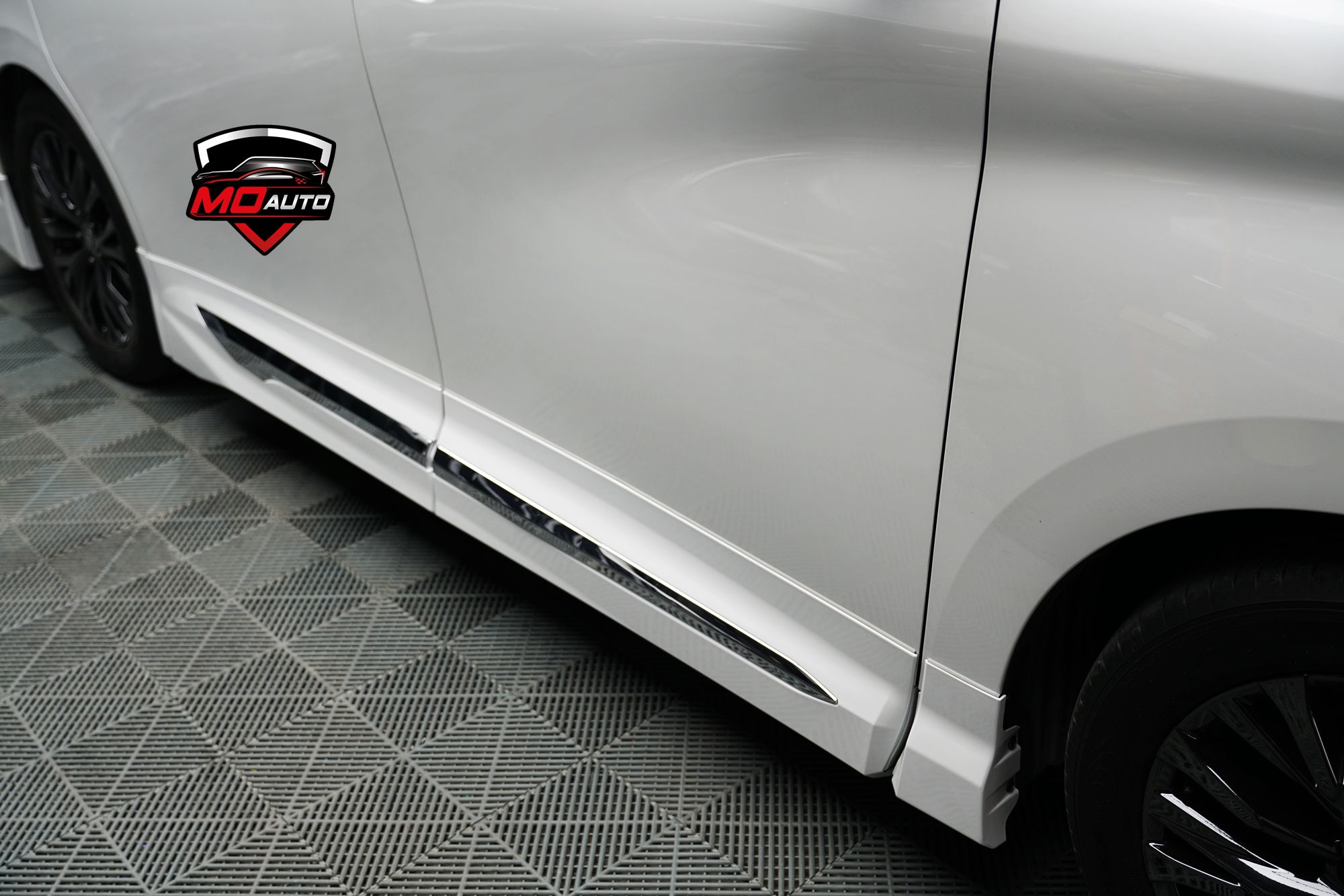 ชุดแต่งรอบคัน VELLFIRE 40 ทรง Modellista