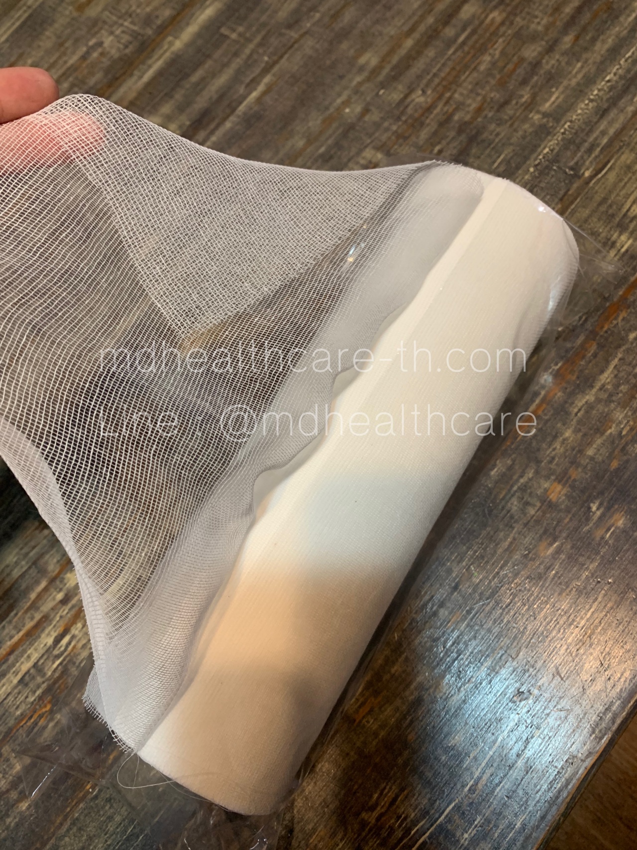 ผ้าก๊อซรองมาร์ค ประมาณ 330แผ่น/แบบม้วน ช่วยทำให้มาร์คเกาะติดผิวหน้าได้ดี และง่ายต่อการลอกมาร์คและทำความสะอาด