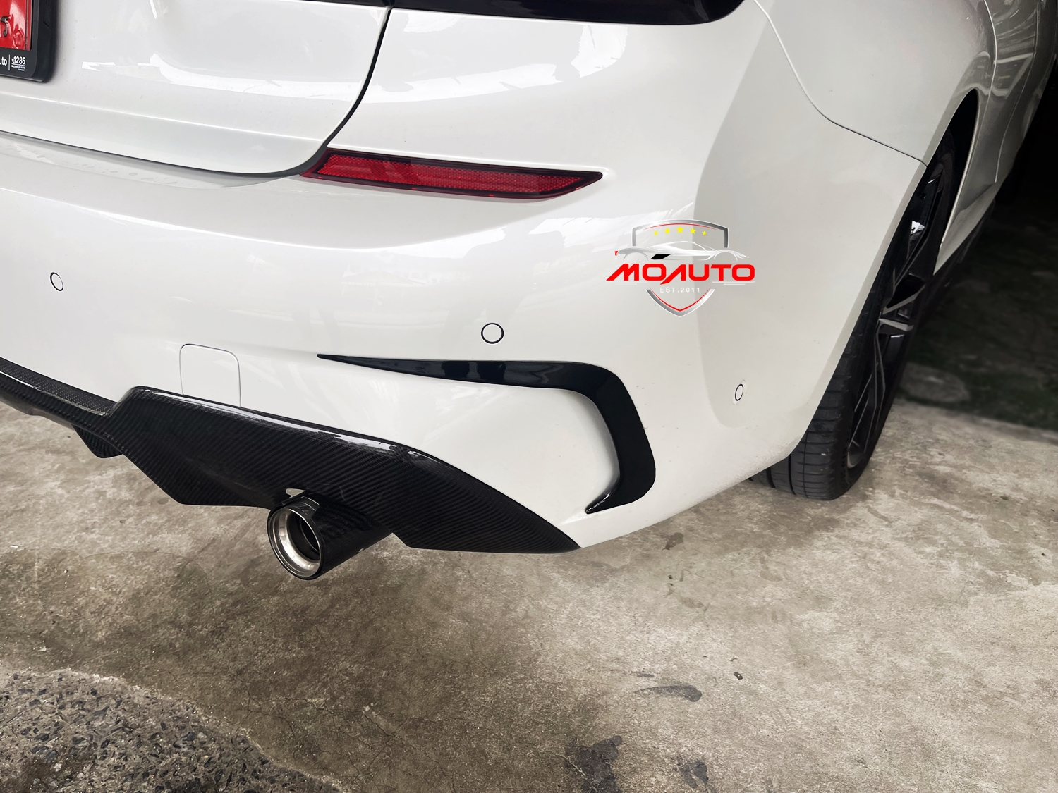 คิ้วกันชนหลัง BMW G20