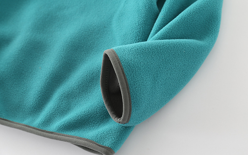 เสื้อกันหนาว ผ้าฟลีซ สีเขียว ไซส์ 160