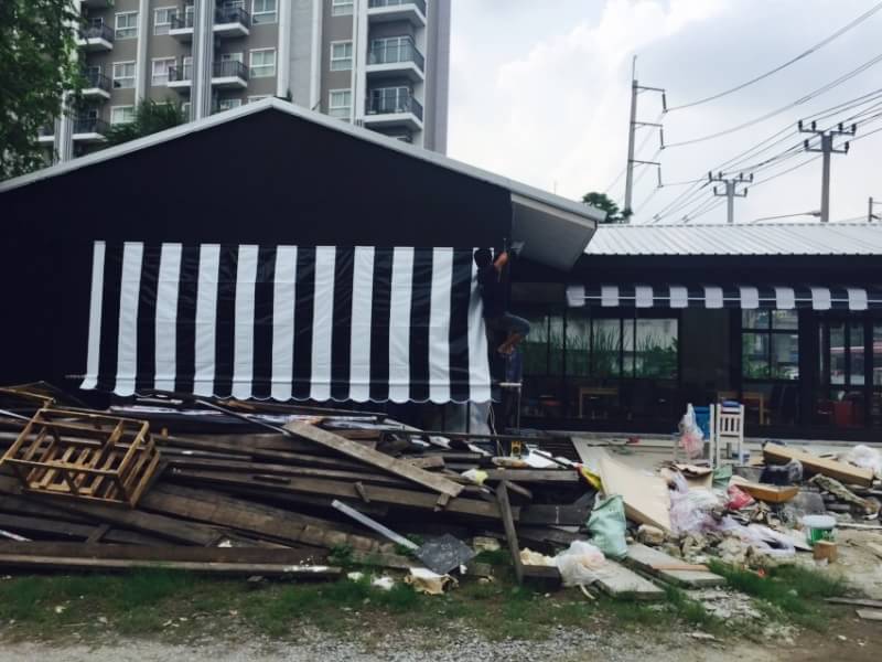 ผ้าใบชักรอก กว้าง 1เมตร สูง 6เมตร (ไม่รวมเสาค้ำ) กันสาดผ้าใบ ชักรอกผ้าใบ ผ้าใบม้วนขึ้นลง ผ้าใบม้วนเก็บได้ มีทุกสี 1m x 6m