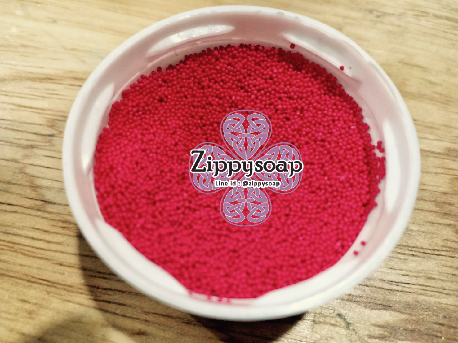 เม็ดบีดส์ สครับสีแดงเข้ม ผสมวิตามินอี 20g 0.5-1 mm 005362