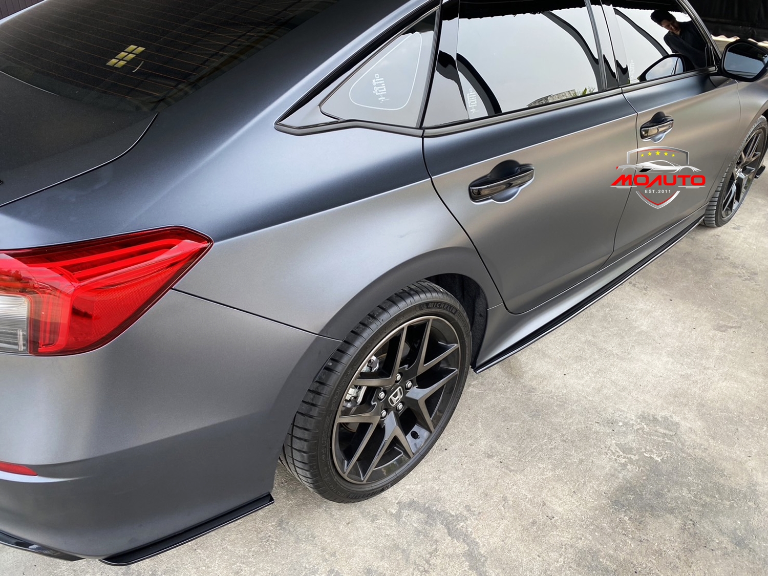 ลิ้นข้างดำเงา CIVIC FE