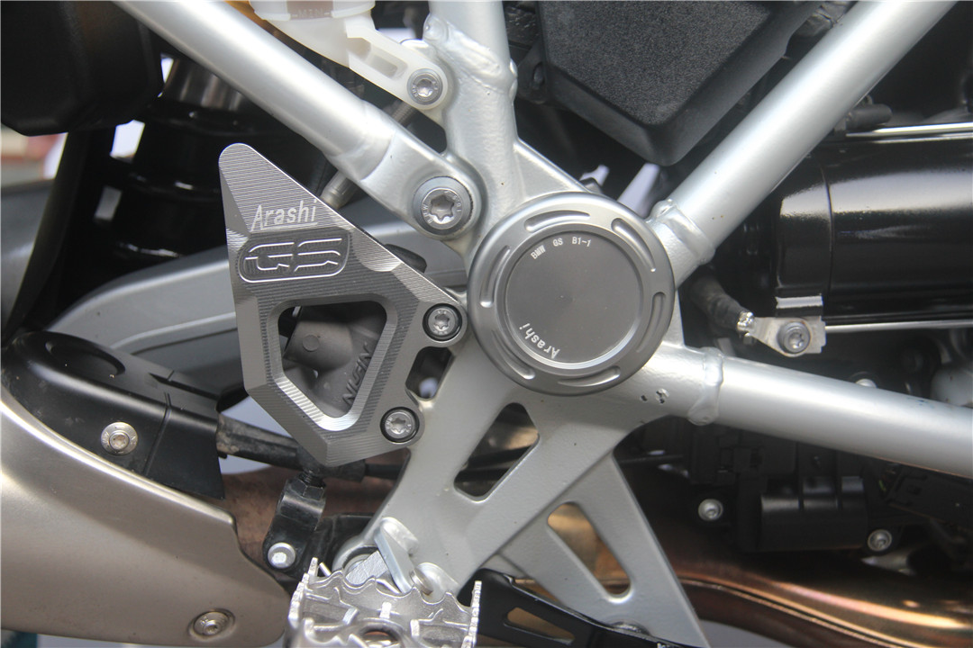 ปิดช่องลมแครชบาร์ Arachi BMW R1200 GS