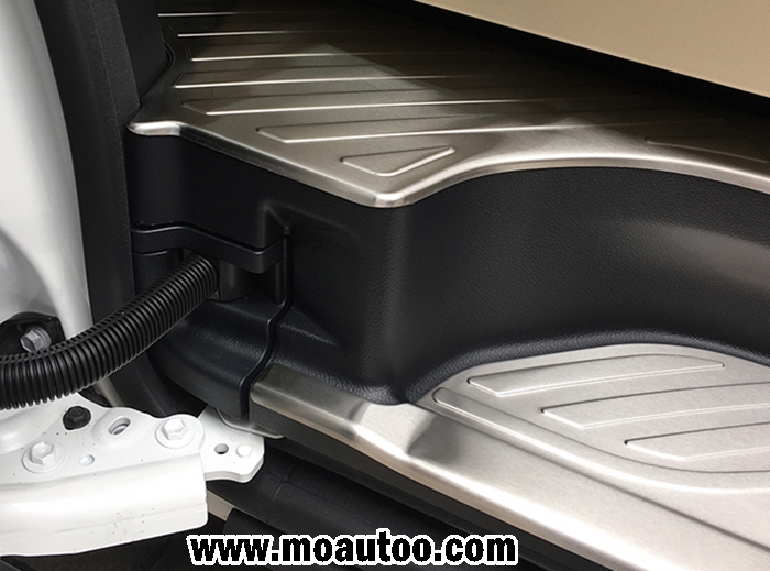 เพลทกันรอยเท้าชายประตู 8 ชิ้น ALPHARD / VELLFIRE MC