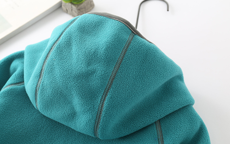 เสื้อกันหนาว ผ้าฟลีซ สีเขียว ไซส์ 160