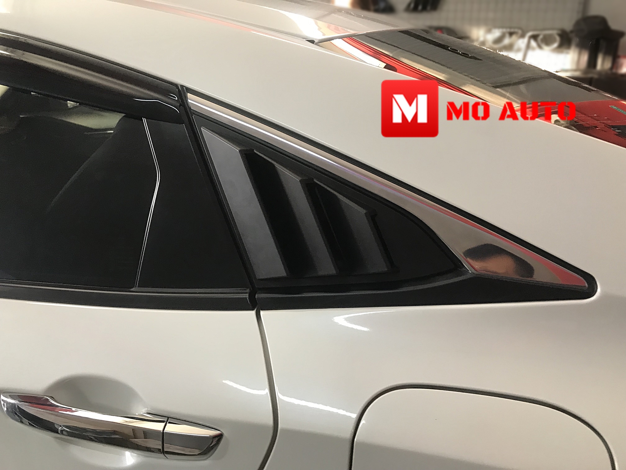 ครอบช่องกระจกหลัง MUSTANG FC / FC MC