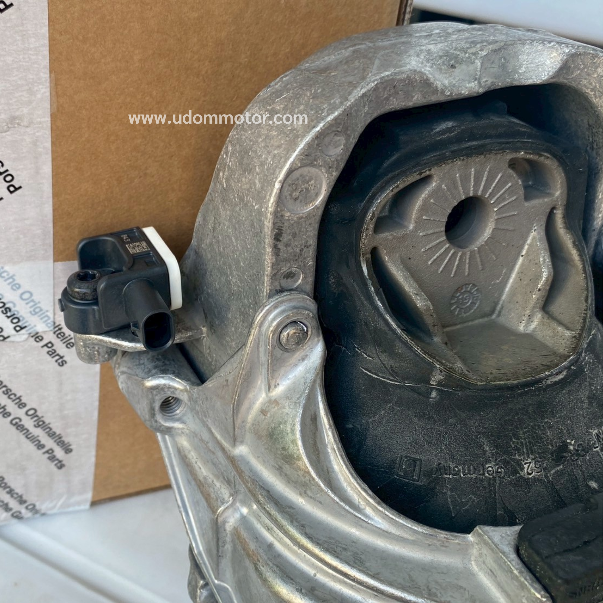 PORSCHE CAYENNE (9YA) แท่นยึดเครื่องยนต์ (ซ้าย-ขวา) แท้ สำหรับ ปอร์เช่ คาเยนน์ / PAB199255A PAB199256A /แท้