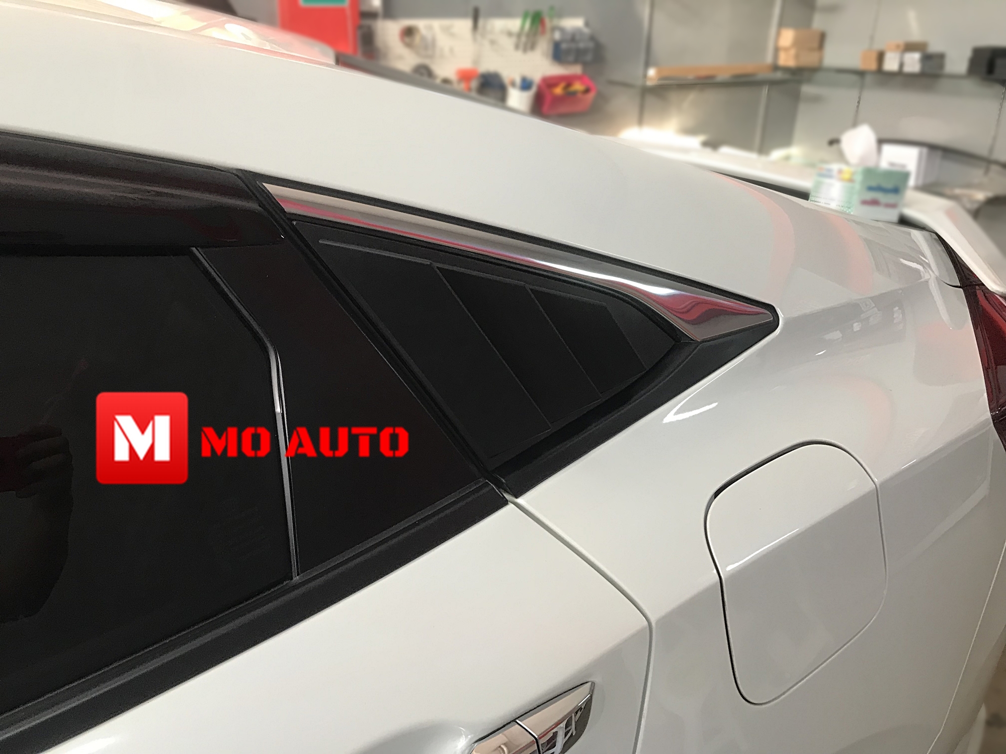 ครอบช่องกระจกหลัง MUSTANG FC / FC MC