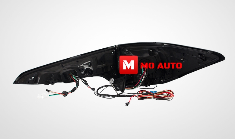 โคมไฟท้าย ทรง Lexus Style New Fortuner 2016-2021