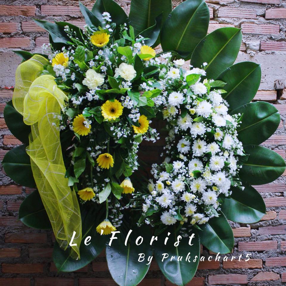 W44พวงหรีดดอกไม้สด