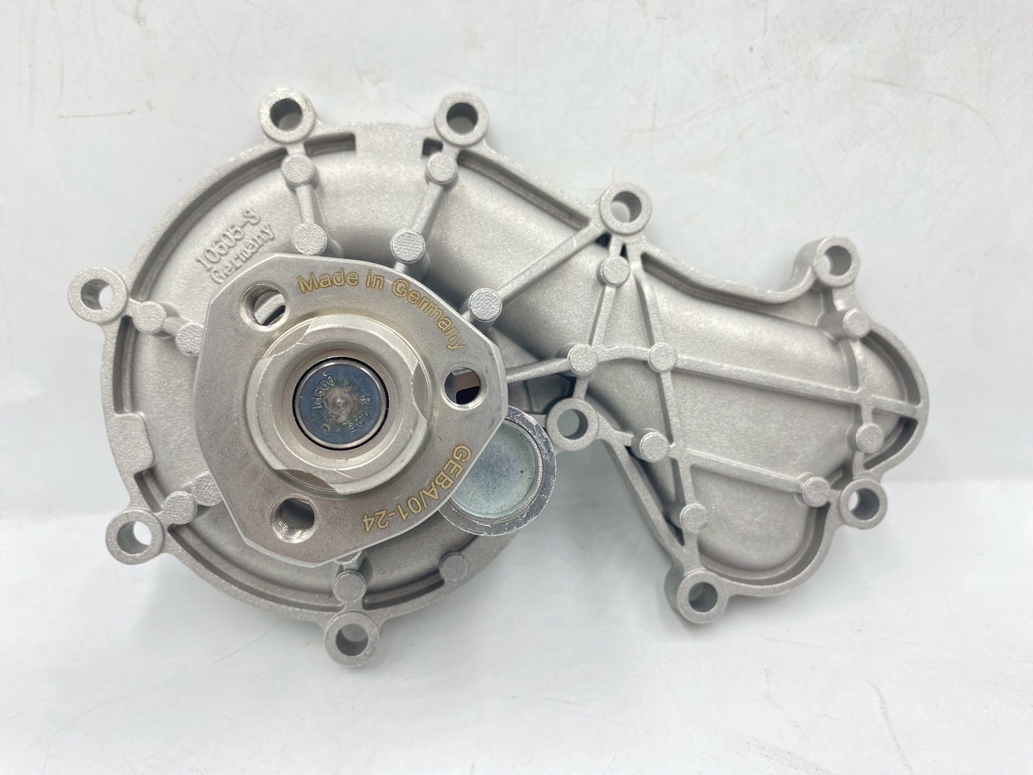 GEBA ปั๊มน้ำ CAYENNE, PANA ดีเซล CRCA / ยี่ห้อ GEBA / 95810603331 95810603330 95810603341