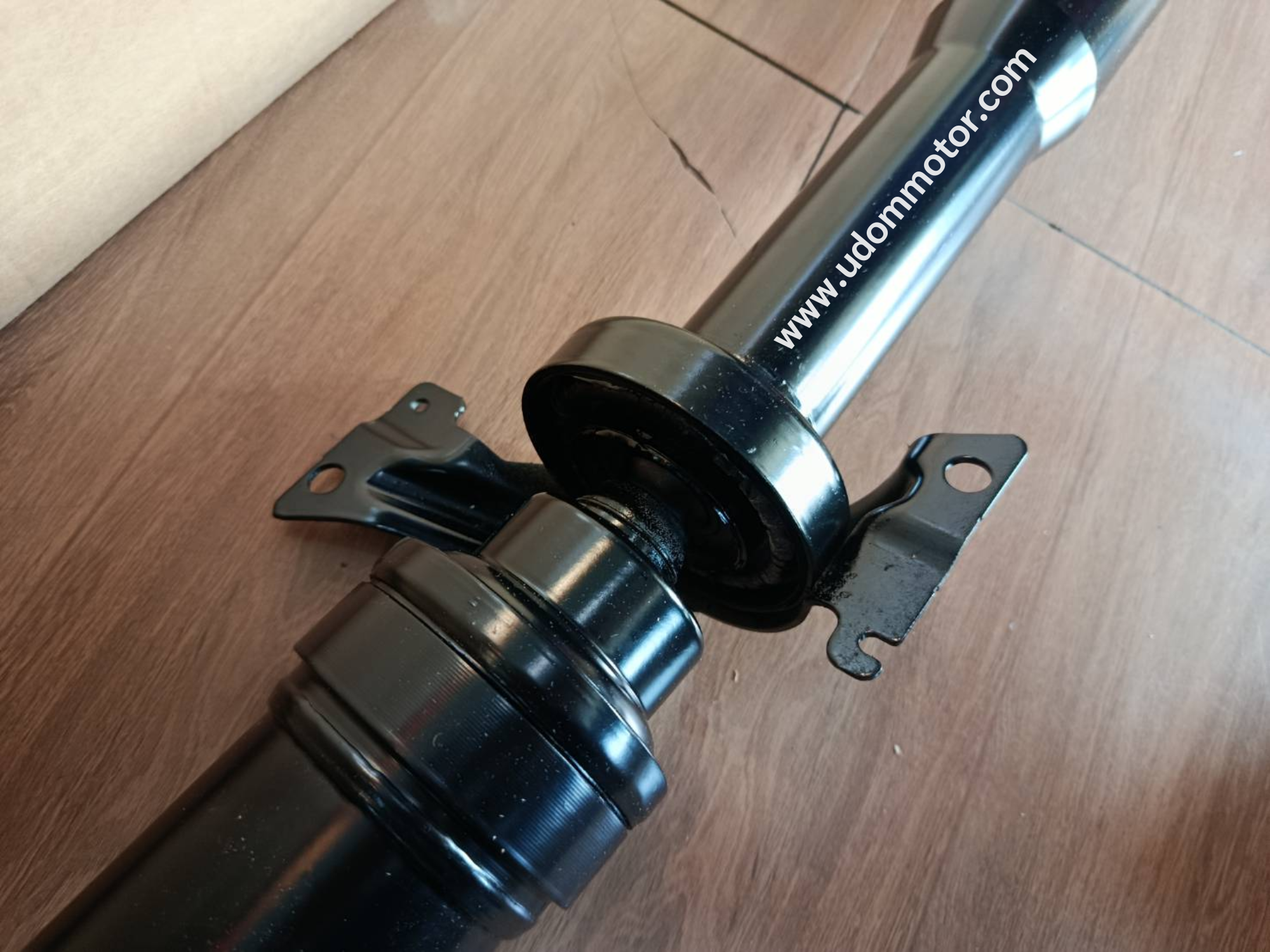 Porsche Panamera เพลากลาง สำหรับ ปอร์เช่ พานาเมร่า Made in Germany / 97042101102