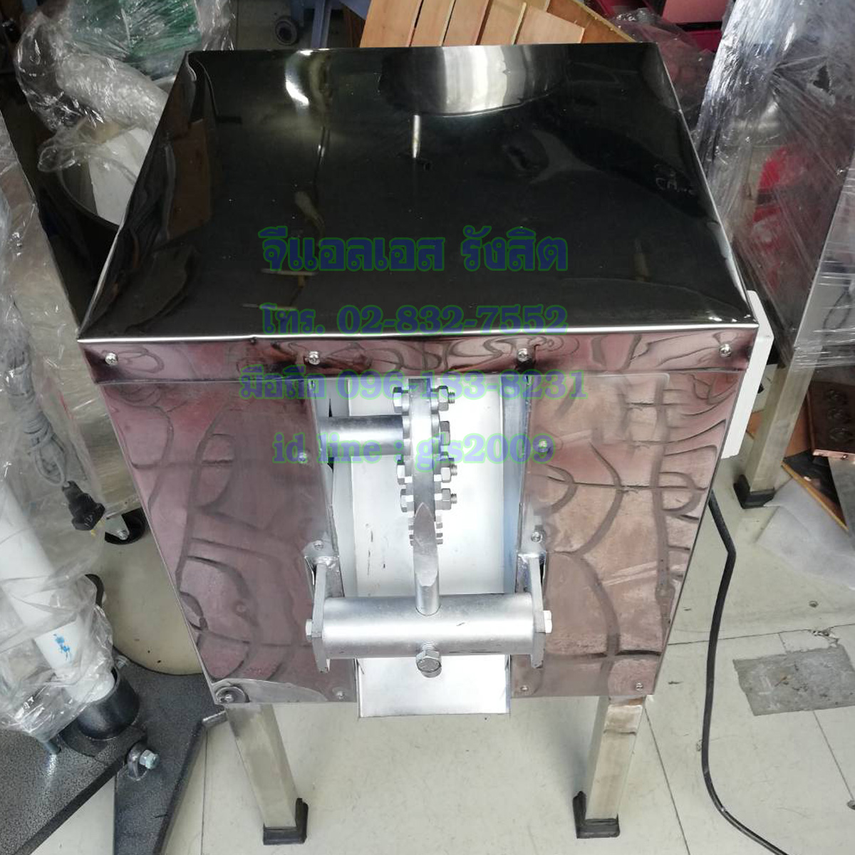 เครื่องกะเทาะกะลามะพร้าวพร้อมมอเตอร์