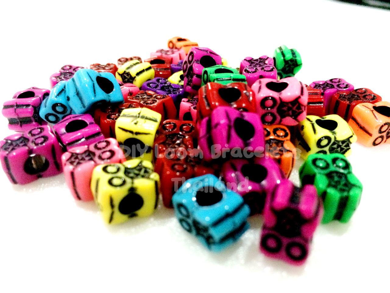 ลูกปัดลายนกฮูกคละสี 25 ชิ้น