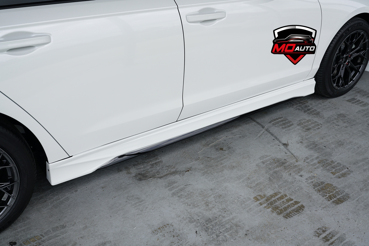 ชุดแต่งสเกิร์ตรอบคัน NEW ACCORD G11 ทรง M-STYLE