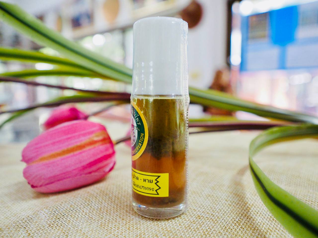 โรลออน ทา-นวด-ปวด-หาย ; ปริมาตร 30 ml. (ขวดหัวลูกกลิ้งใหญ่ ; แพ็คในกล่องสีน้ำตาล)