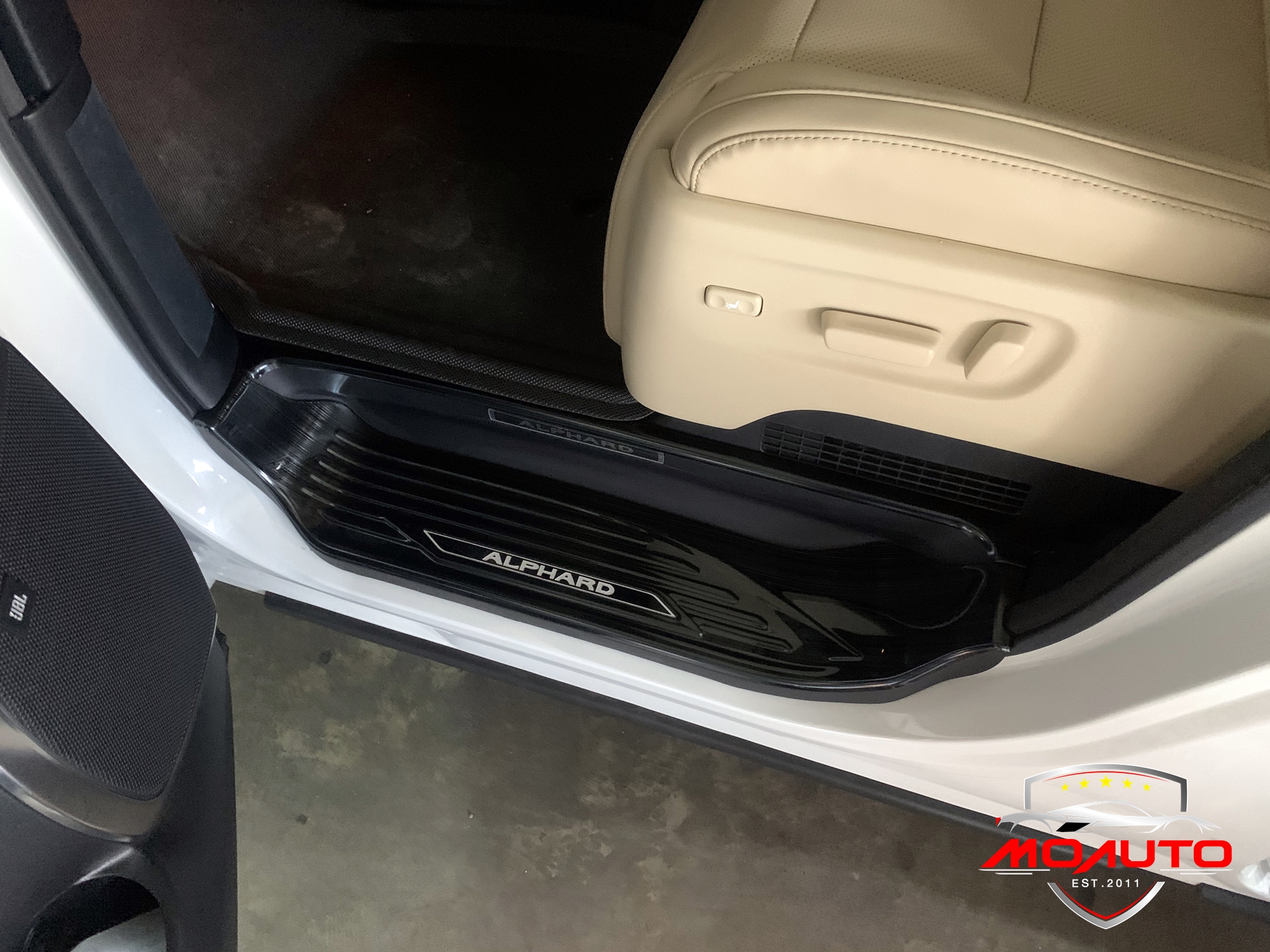 เพลทกันรอยเท้าชายประตู ALPHARD / VELLFIRE MC V2