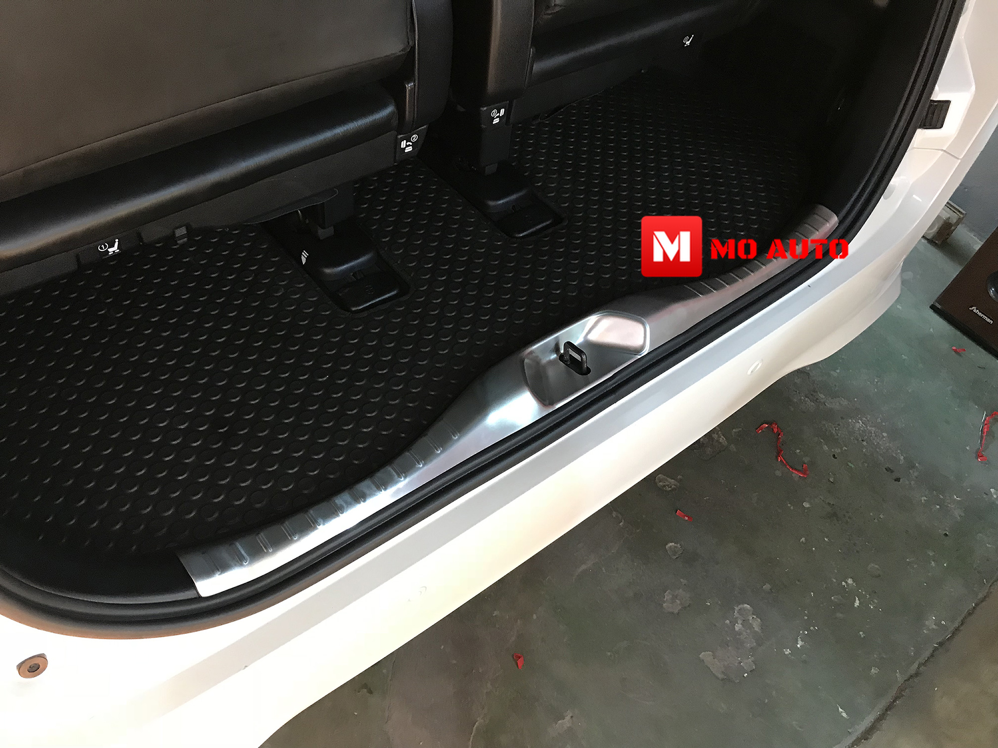 เพลทกันรอยท้ายภายใน ALPHARD / VELLFIRE 2019 MC