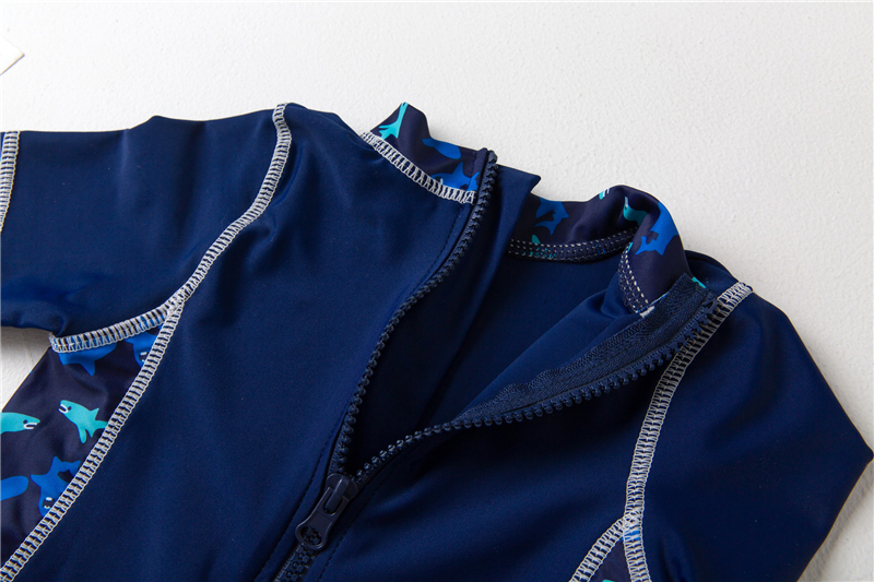 ชุดว่ายน้ำ พร้อมหมวก ลายฉลาม สีกรมท่า ไซส์ 10