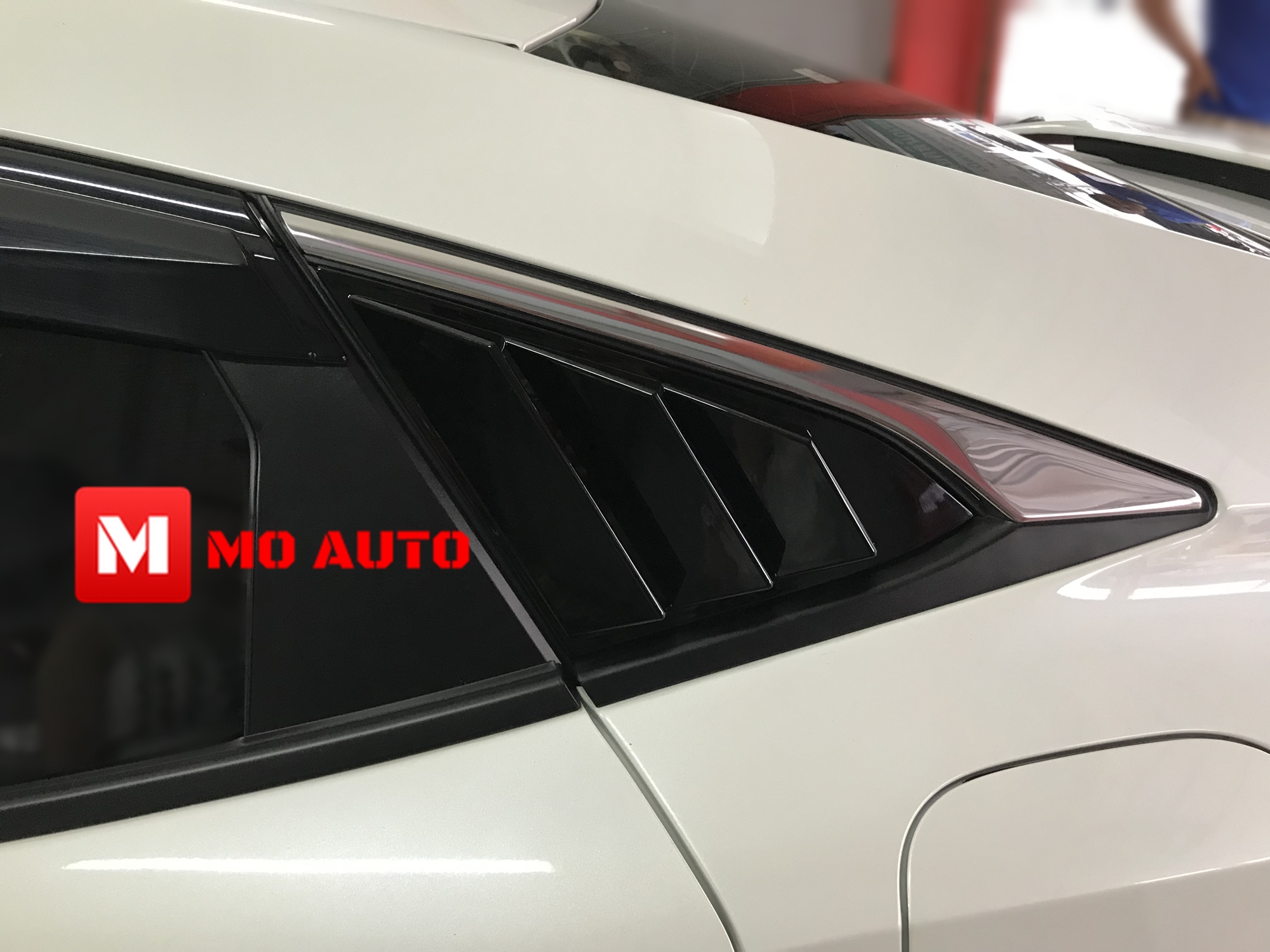 ครอบช่องกระจกหลัง MUSTANG FC / FC MC