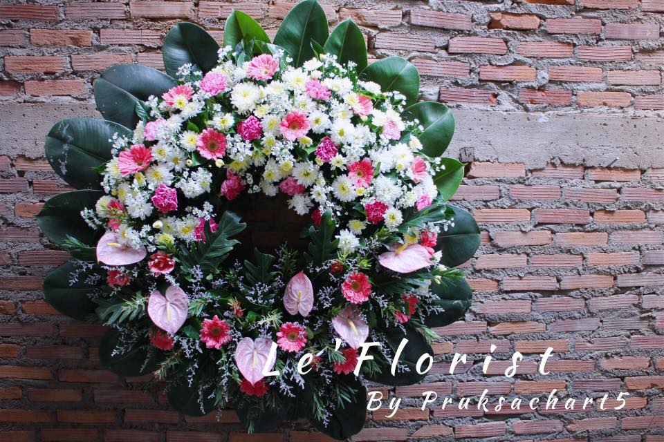 W48พวงหรีดดอกไม้สด