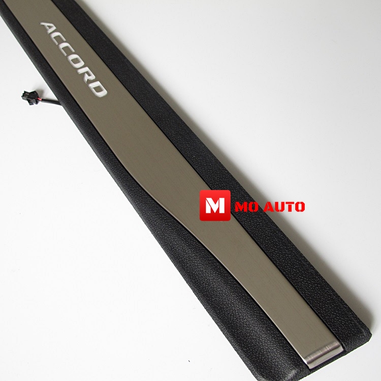 สคับเพลท LED กันรอยชายบันได ACCORD G10