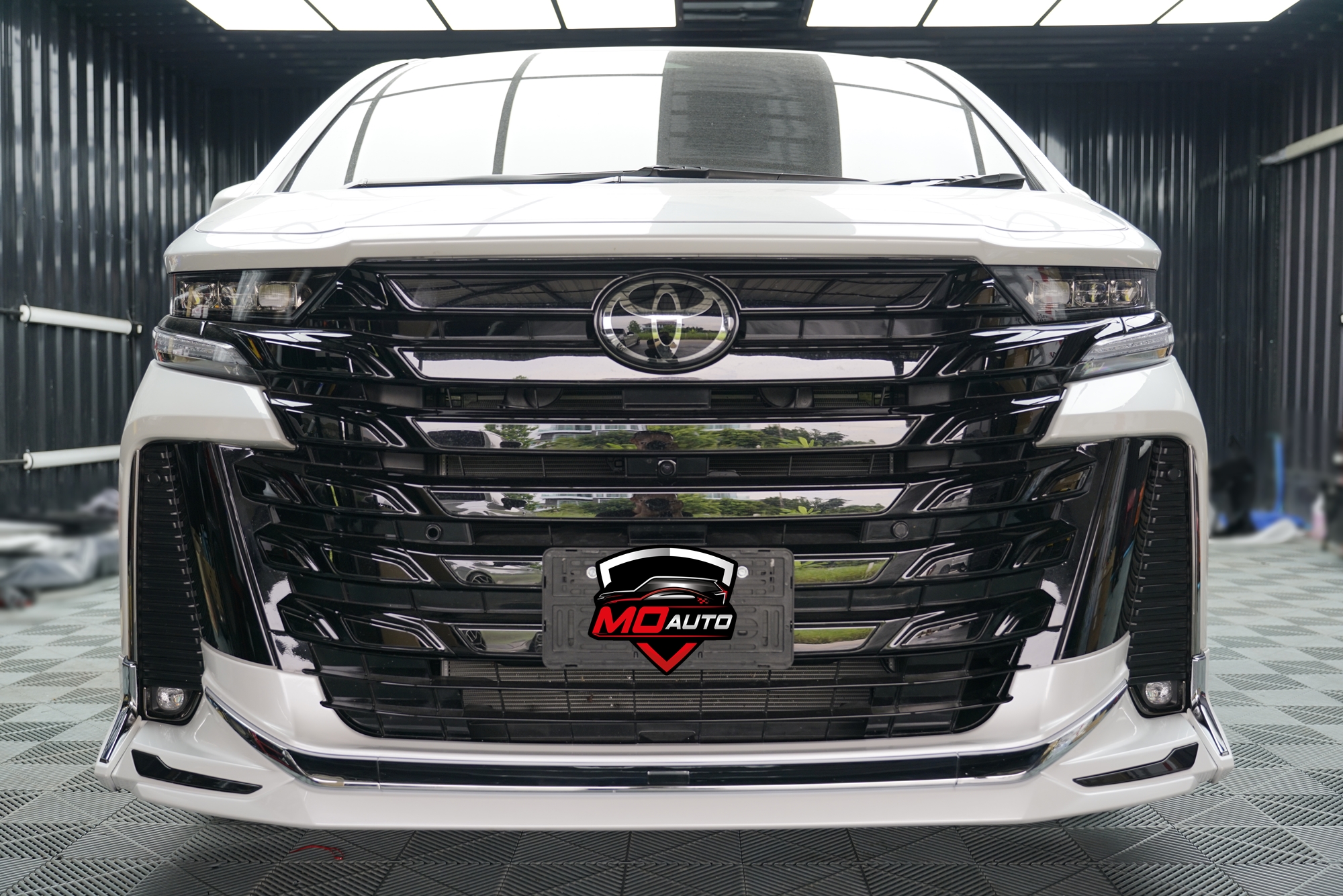 ชุดแต่งรอบคัน VELLFIRE 40 ทรง Modellista