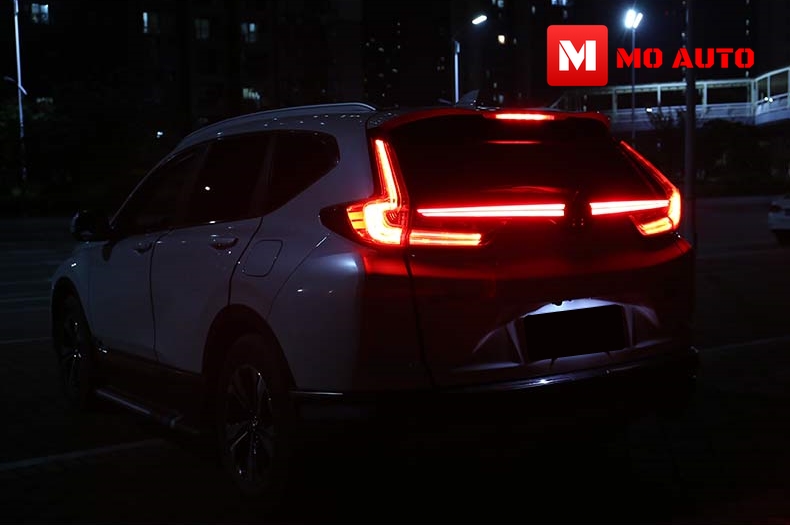 คิ้วไฟ LED ฝากระโปรงท้าย M Step Carbon CR-V G5