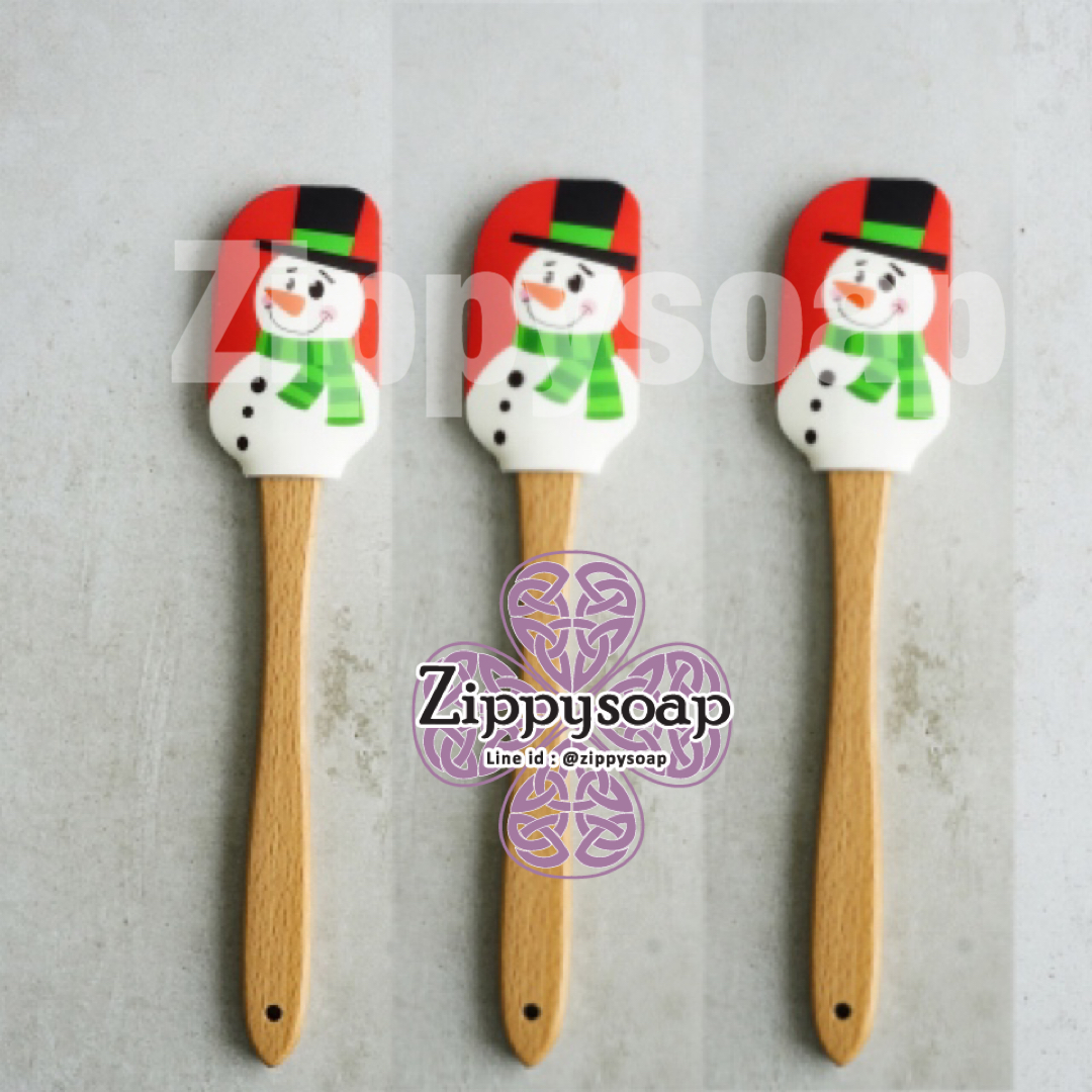 ไม้พายซิลิโคนด้ามไม้ ลายตุ๊กตาหิมะ 007368