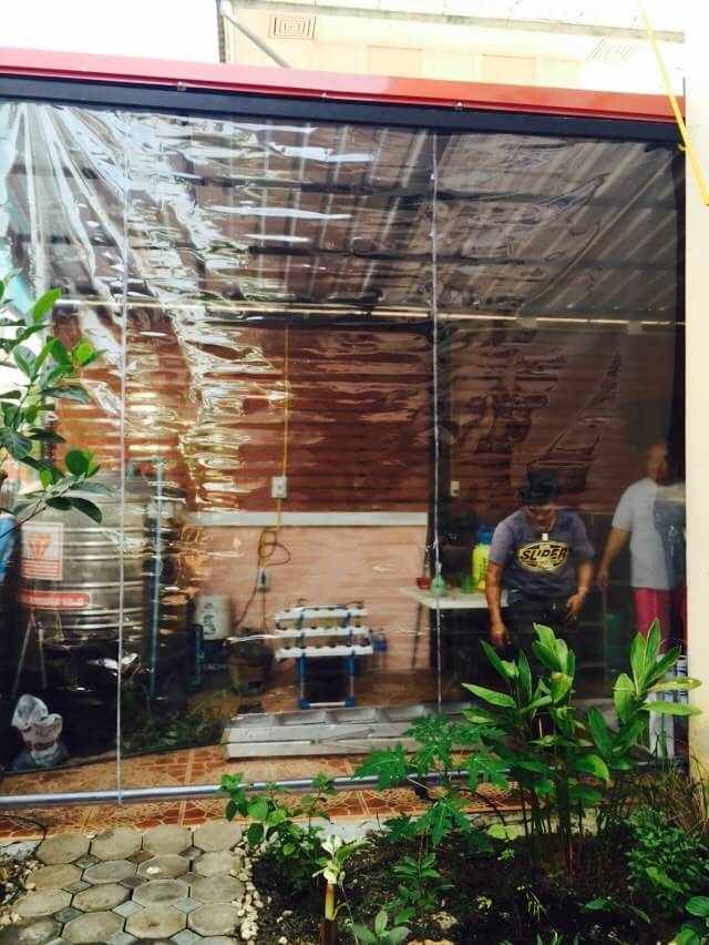 ผ้าใบชักรอก กว้าง 1เมตร สูง 6เมตร (ไม่รวมเสาค้ำ) กันสาดผ้าใบ ชักรอกผ้าใบ ผ้าใบม้วนขึ้นลง ผ้าใบม้วนเก็บได้ มีทุกสี 1m x 6m