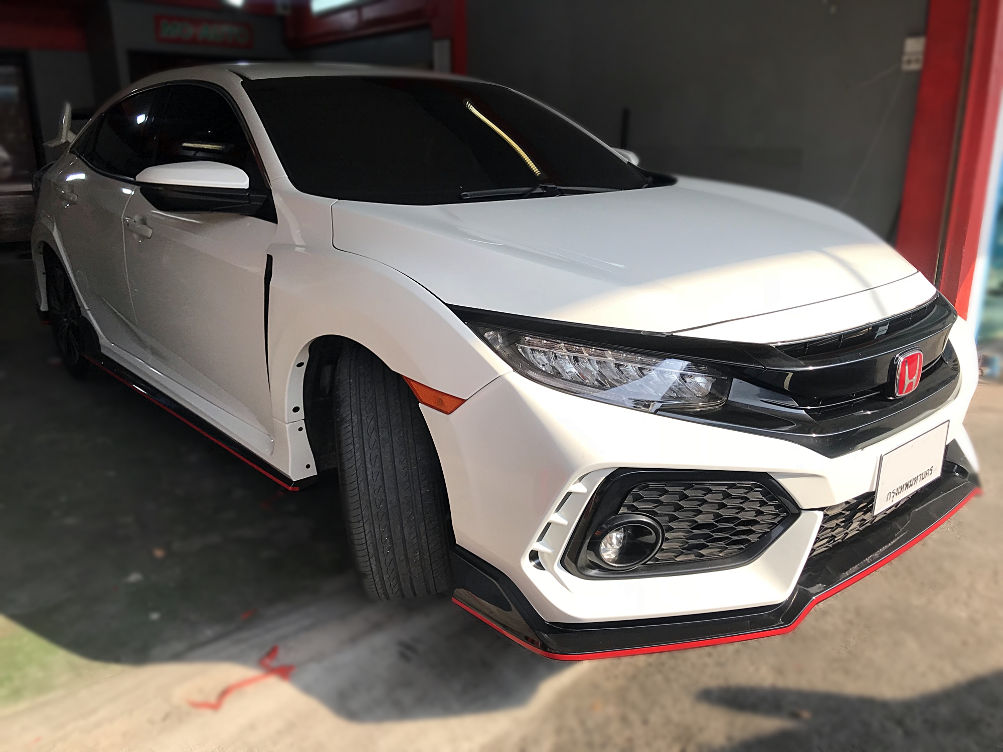 ชุดแต่ง TYPE-R CIVIC FK Hatchback แบบสวมทับ