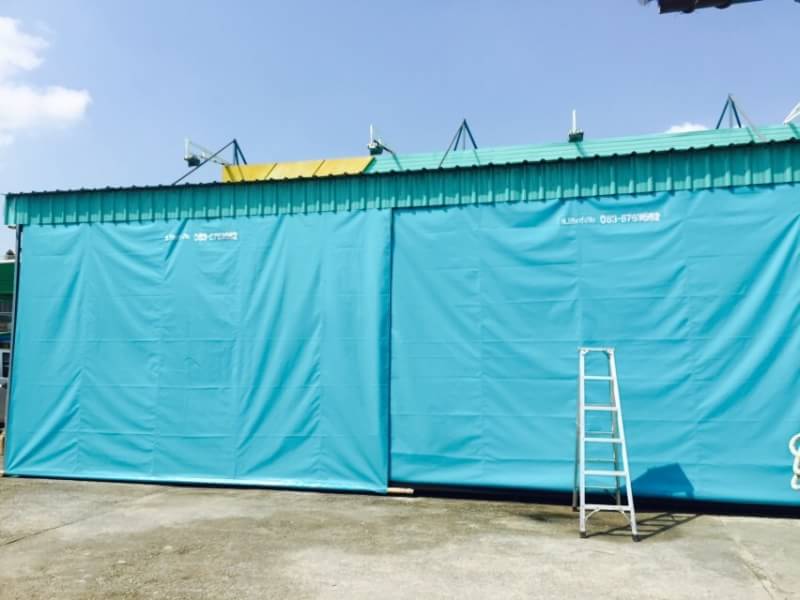 ผ้าใบชักรอก กว้าง 6เมตร สูง 4.5มตร (ไม่รวมเสาค้ำ) กันสาดผ้าใบ ชักรอกผ้าใบ ผ้าใบม้วนขึ้นลง ผ้าใบม้วนเก็บได้ ผ้าใบตลาดนัด มีทุกสี 6m x 4.5m