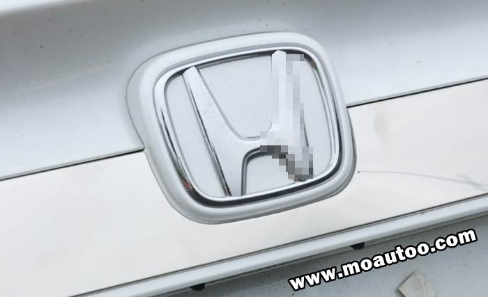 คิ้วฝากระโปรงท้ายเหนือป้ายทะเบียนสแตนเลท CIVIC FC