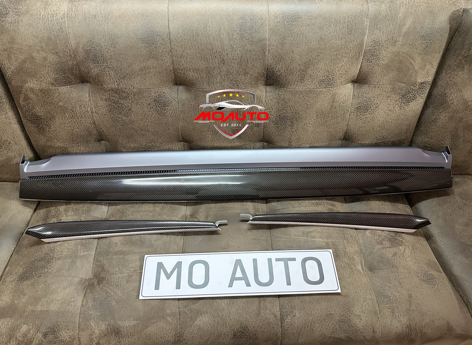 คอนโซลหน้าคาร์บอนแท้ Tesla Model 3