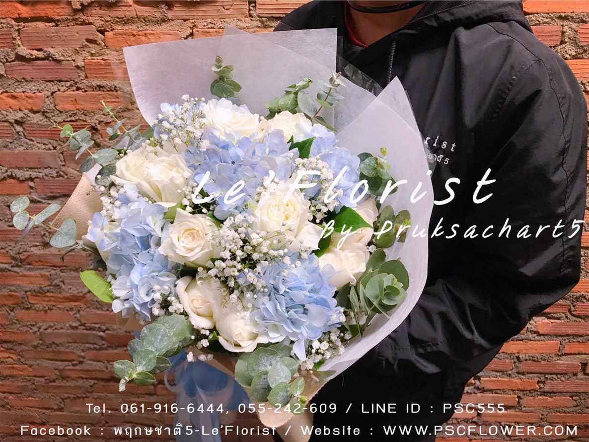 ช่อไฮเดรนเยียฟ้าผสมกุหลาบนอก