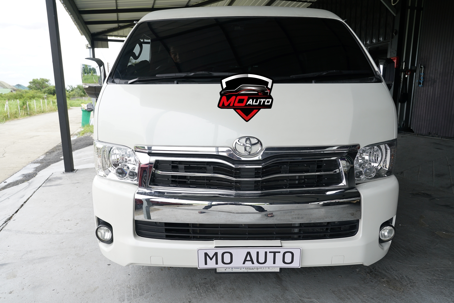 ไฟหน้าโปรเจคเตอร์ TOYOTA HIACE COMMUTER KDH222 VENTURY ปี 2014 -2018