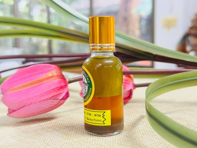 โรลออน ทา-นวด-ปวด-หาย ; ปริมาตร 30 ml. (ขวดหัวลูกกลิ้งสแตนเลส ; แพ็คในกล่องสีน้ำตาล)