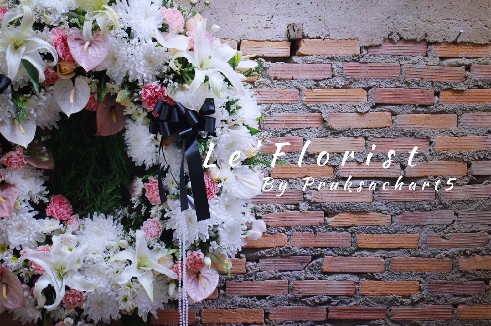 W25 Mix Flowers Wreath on Board