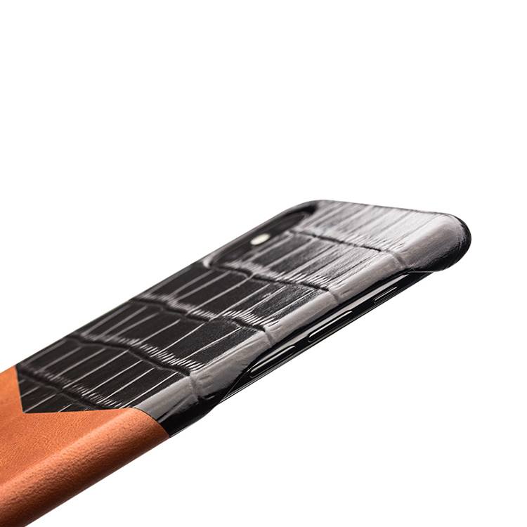 Case iPhone X, iPhone XS # Pre-Order * QIALINO ทำจากหนังแท้พรีเมี่ยม เนื้อจระเข้ที่ละเอียดอ่อนเพื่อการสัมผัสที่สะดวกสบาย *