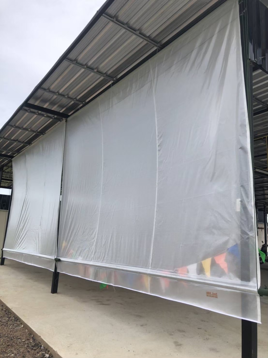 ผ้าใบชักรอก กว้าง 6เมตร สูง 4.5มตร (ไม่รวมเสาค้ำ) กันสาดผ้าใบ ชักรอกผ้าใบ ผ้าใบม้วนขึ้นลง ผ้าใบม้วนเก็บได้ ผ้าใบตลาดนัด มีทุกสี 6m x 4.5m