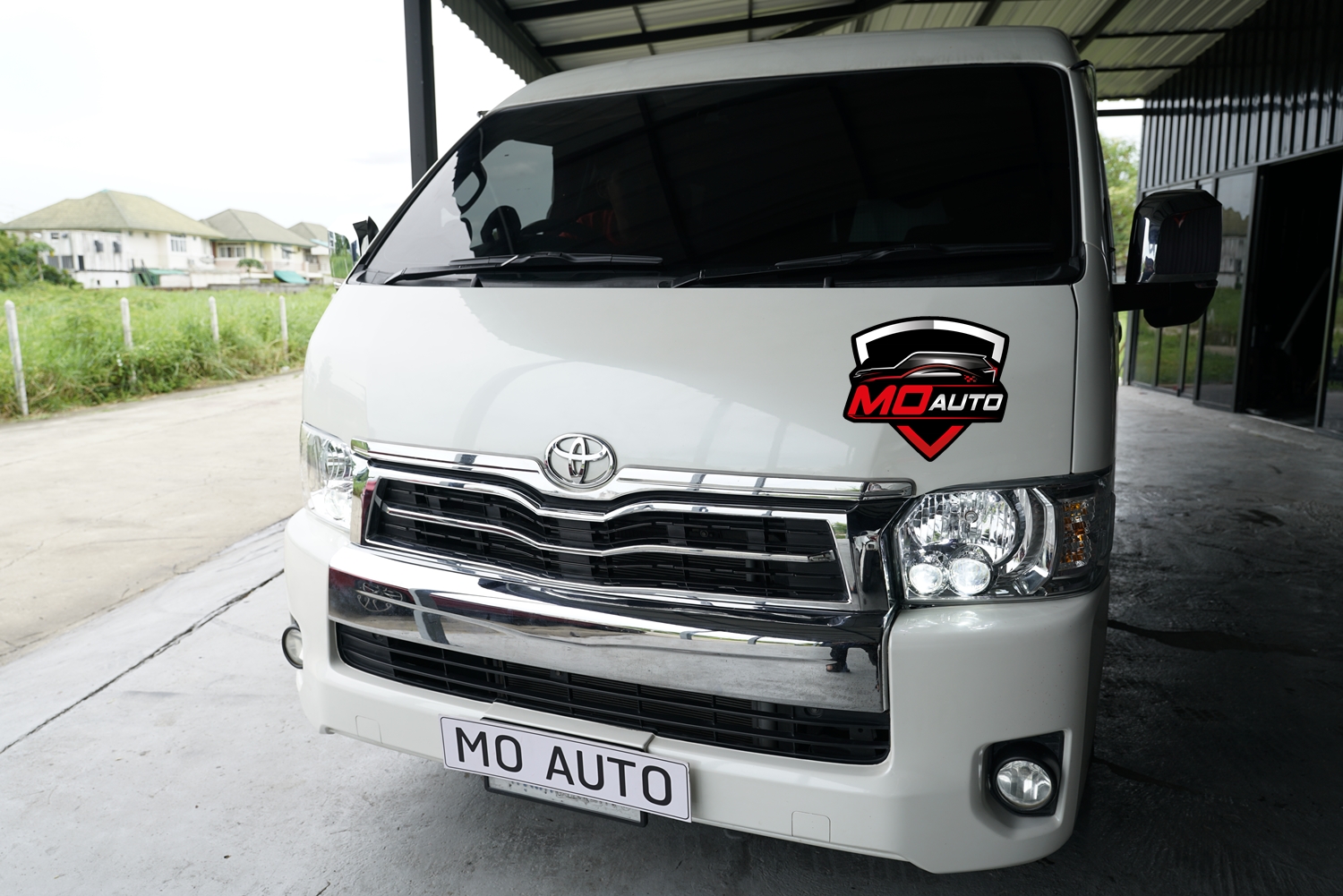 ไฟหน้าโปรเจคเตอร์ TOYOTA HIACE COMMUTER KDH222 VENTURY ปี 2014 -2018