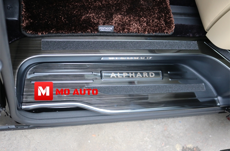 สคับเพลทกันรอย ดำเงา V2 ALPHARD / VELLFIRE MC