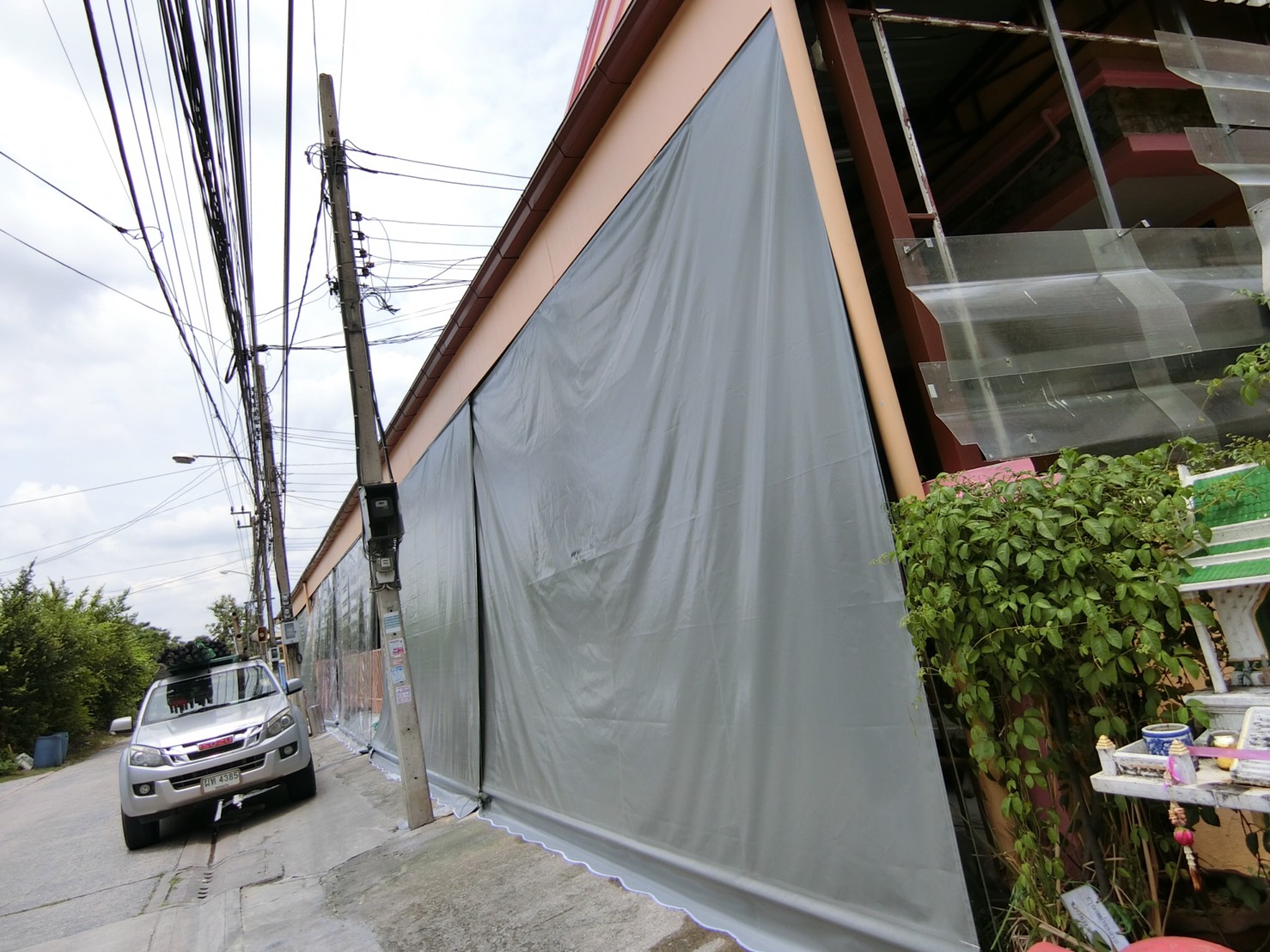 ผ้าใบชักรอก กว้าง 6เมตร สูง 4.5มตร (ไม่รวมเสาค้ำ) กันสาดผ้าใบ ชักรอกผ้าใบ ผ้าใบม้วนขึ้นลง ผ้าใบม้วนเก็บได้ ผ้าใบตลาดนัด มีทุกสี 6m x 4.5m