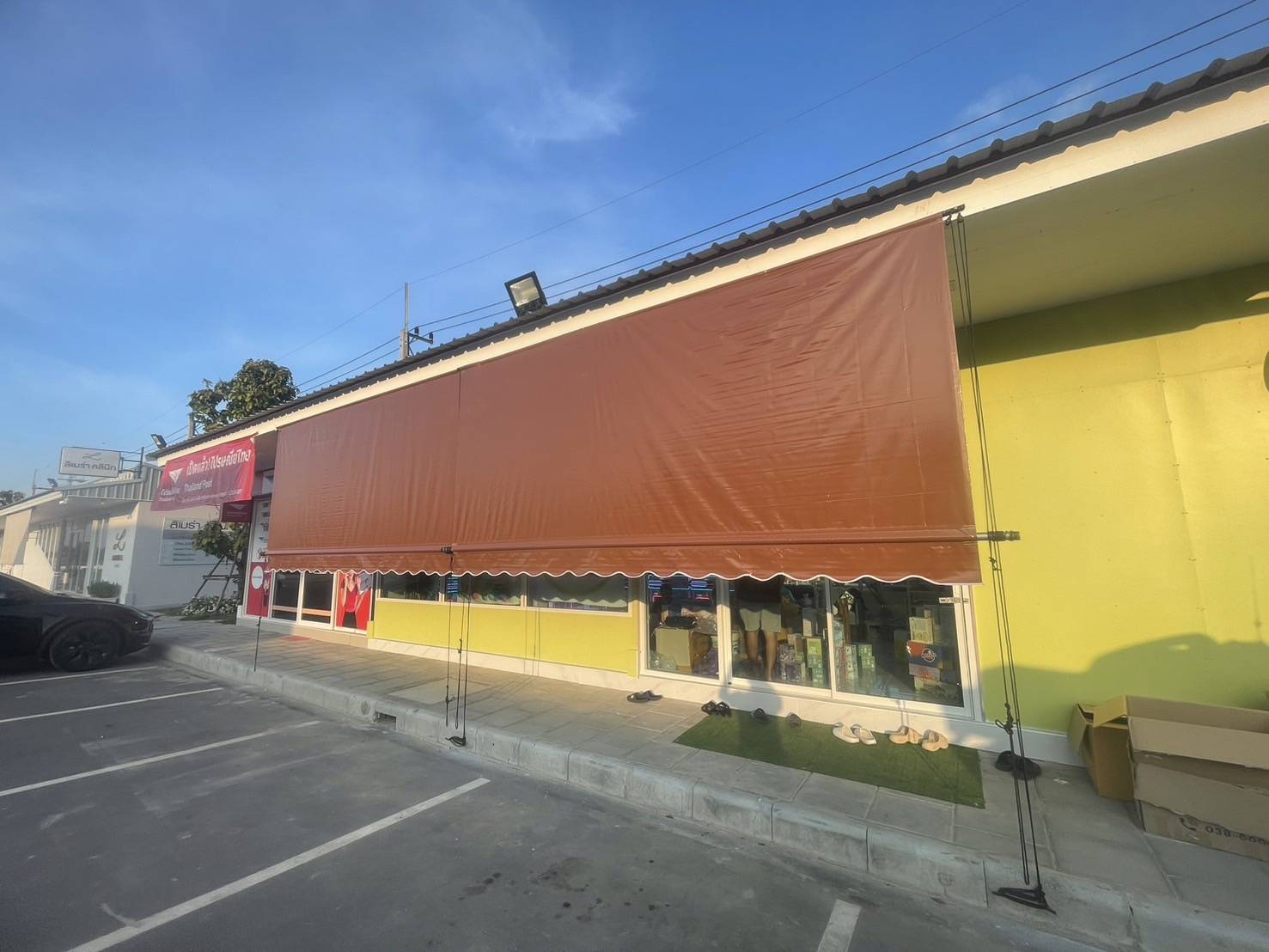 MKP TenT ผ้าใบชักรอก กว้าง 1เมตร สูง 1 เมตร (ไม่รวมเสาค้ำ) กันสาดผ้าใบ ชักรอกผ้าใบ ผ้าใบม้วนขึ้นลง ผ้าใบม้วนเก็บได้ มีทุกสี ขาว เทา ดำ น้ำเงิน แดง เขียว เหลือง ฟ้า ครีม ม่วง 1m x 1m