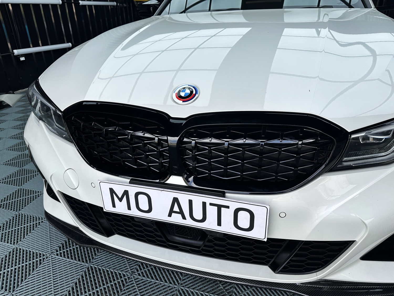 กระจังหน้าไดมอนกริว BMW G20