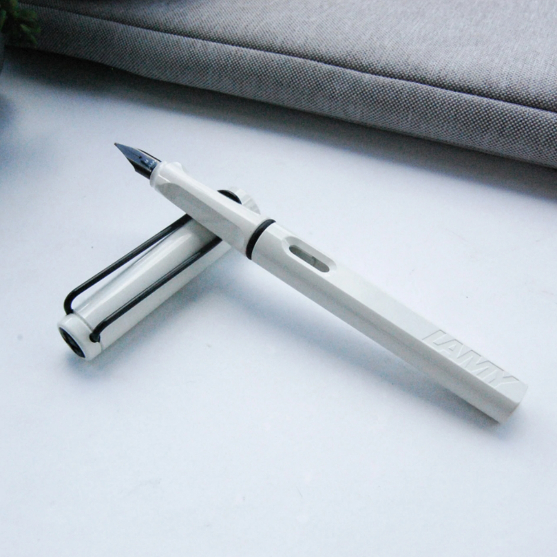 LAMY safari fountain white black clip 2019 Japan limited edition