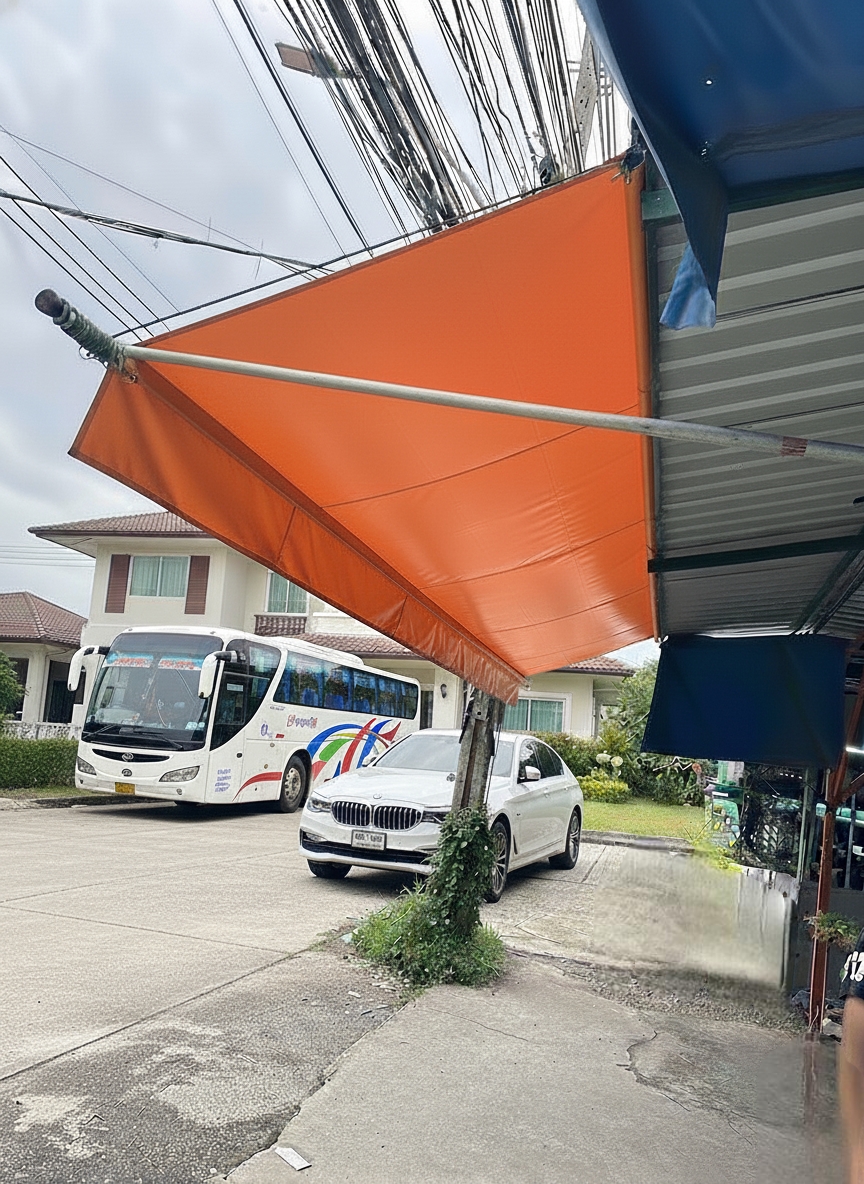 MKP TenT ผ้าใบชักรอก ขนาด กว้าง 2m สูง 2.5m (ไม่รวมเสาค้ำ) ผ้าใบกันสาด ผ้าใบกันฝน ผ้าใบม้วนกันฝน ผ้าใบม้วนกันแดด มีทุกสี 2m x 2.5m