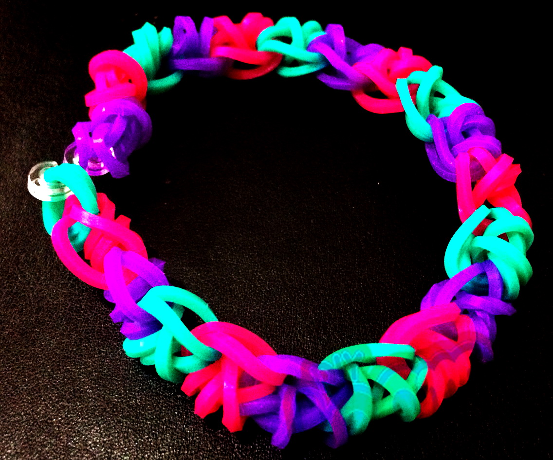 100% Silicone Loom Band สีชมพูช็อคกิ้ง พิ้งค์ 600 เส้น ( # 1 )