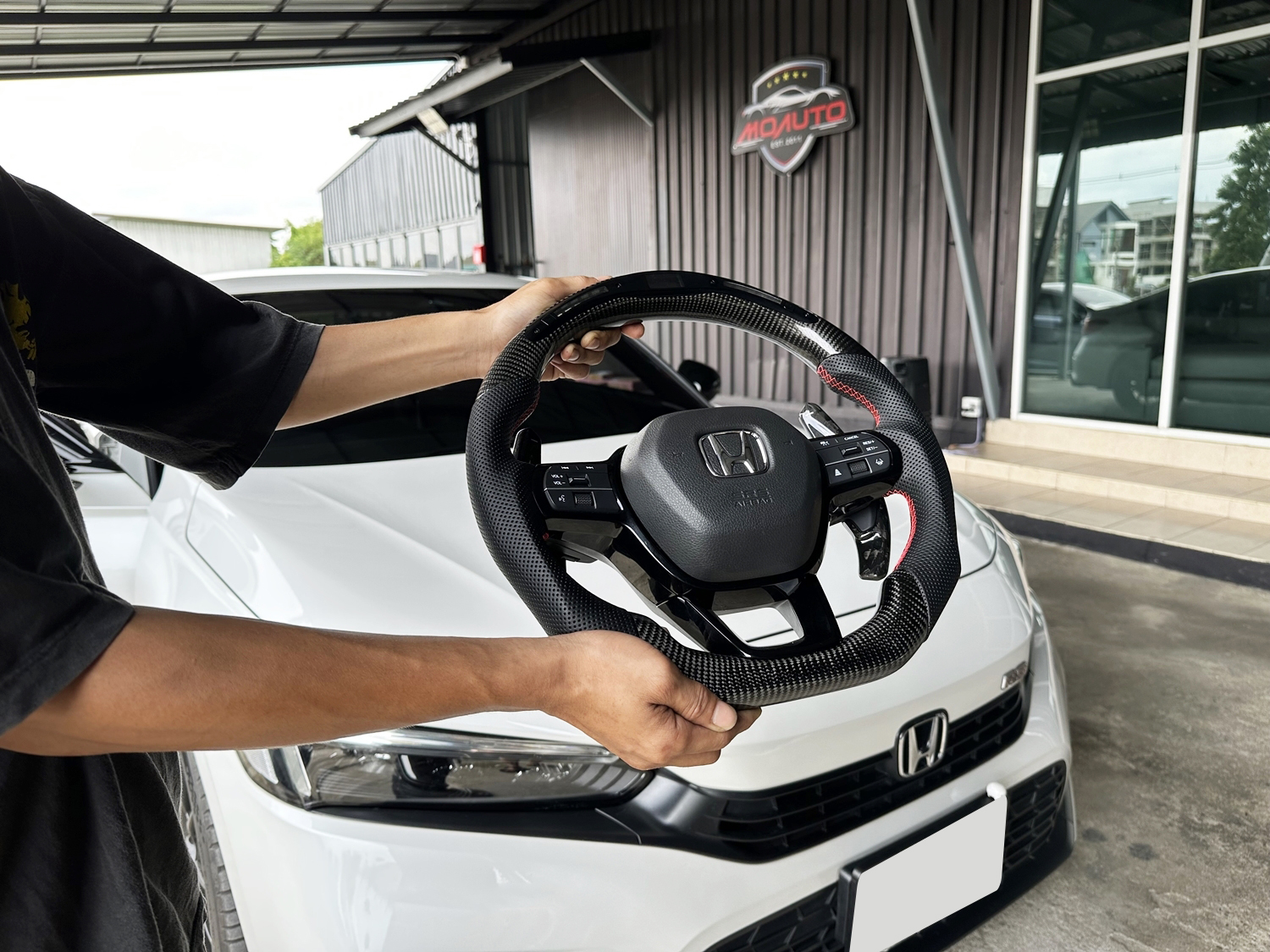 พวงมาลัย LED คาร์บอนแท้ CIVIC FE